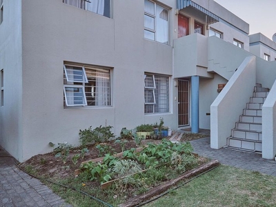 ?? Your Gateway to Comfort and Convenience: Exceptional 1-Bedroom Apartment in Brackenfell!