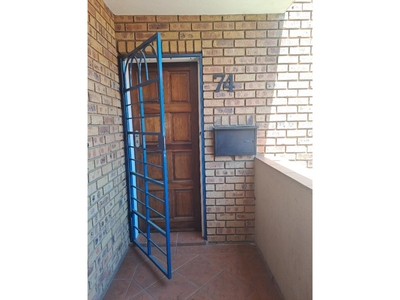 Beautiful 2 Bedroom And 1 Bath Apartment In Die Hoewes, Centurion