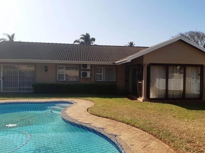 4 Bedroom House For Sale in La Lucia