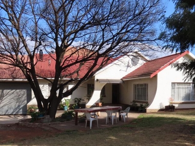 4 Bedroom house for sale in Horison, Roodepoort