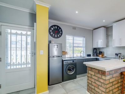 2 Bedroom house for sale in Plumstead, Cape Town