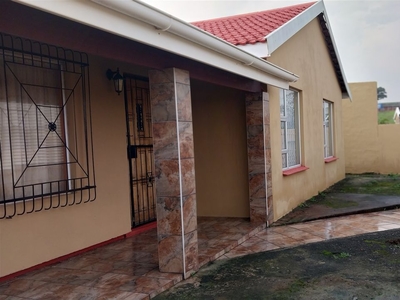 3 Bedroom House For Sale in Gompo Town