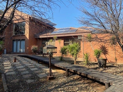 House For Sale In Oubos Estate, Bloemfontein