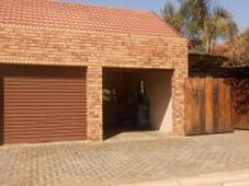 3 Bedroom Cluster to Rent in Die Hoewes - Property to rent -