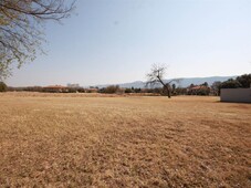 920 m² Land available in Westlake Estate