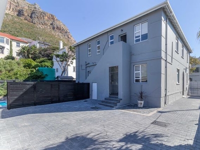3 Bedroom Apartment For Sale in Muizenberg