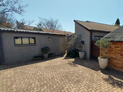 2 Bedroom house for sale in Clubview, Centurion