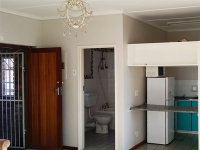 2 Bedroom House Rented in Grahamstown Central