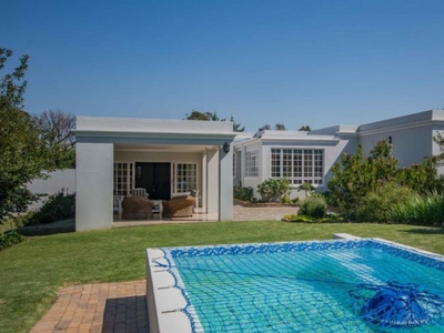 3 Bedroom farm for sale in Sir Lowrys Pass, Somerset West