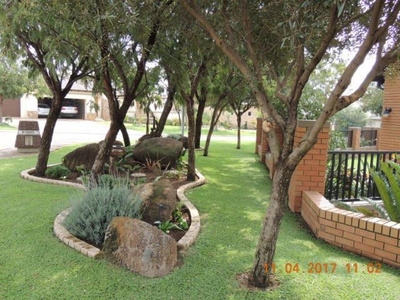 3 Bedroom House For Sale in Retire at Midstream