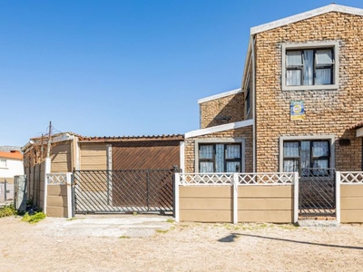 3 Bedroom semi-detached for sale in Retreat, Cape Town