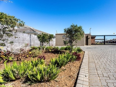 3 Bedroom townhouse - sectional sold in Gonubie, East London