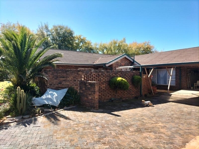 4 Bedroom house in Stilfontein Ext 4 For Sale