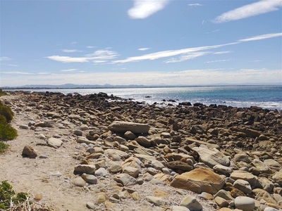 730 m² Land available in St Francis Bay