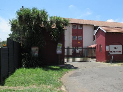 Complex For Sale in Kempton Park