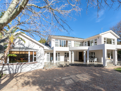 Freehold For Sale in Constantia