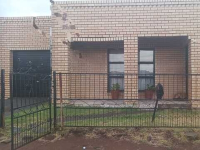House For Sale In Botshabelo, Bloemfontein