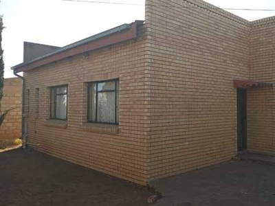 House For Sale In Botshabelo, Bloemfontein