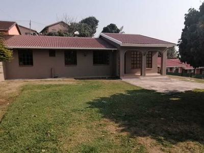 House For Sale In Chelmsford Heights, Tongaat
