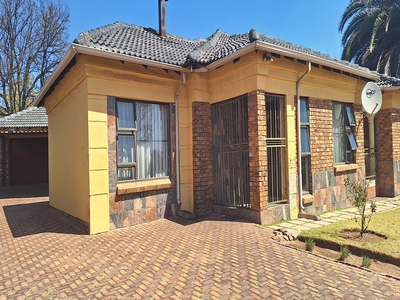 House For Sale in Crystal Park