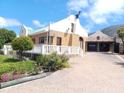 House For Sale In Heuningkloof, Kleinmond