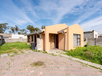 House For Sale in Houghton Place, Eersterivier South