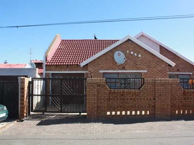 House For Sale In Moletsane, Soweto