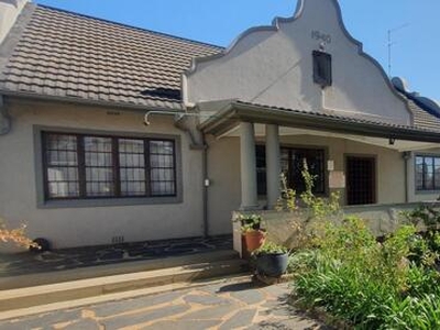 House For Sale In Roodepoort Central, Roodepoort