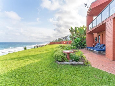 PRIME BEACHFRONT POSITION – FULLY UPGRADED 4 BEDROOM, PET FRIENDLY COMPLEX WITH DIRECT BEACH ACCESS