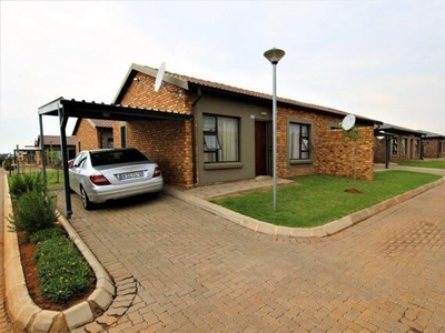 Townhouse For Rent In Crystal Park, Benoni