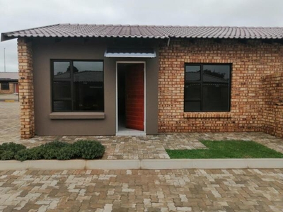Townhouse For Rent In Dawn Park, Boksburg