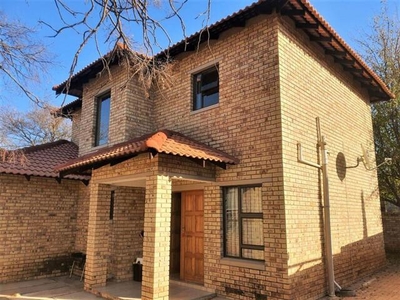 Townhouse For Rent In Flamwood, Klerksdorp
