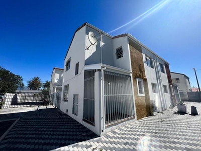 Townhouse For Sale In Ruyterwacht, Goodwood