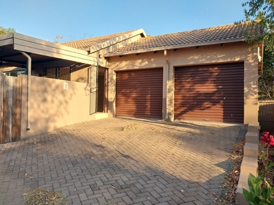 2 Bedroom Townhouse To Let in The Reeds