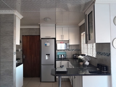3 Bedroom Freehold For Sale in Vosloorus Ext 6