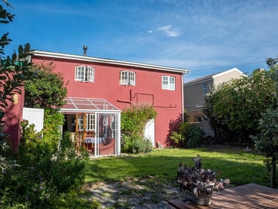3 Bedroom House For Sale in Muizenberg