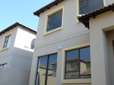3 Bedroom townhouse - sectional to rent in Montana, Pretoria