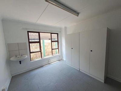 Apartment For Rent In Quigney, East London