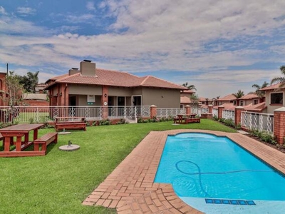 Apartment For Sale In Glenvista, Johannesburg