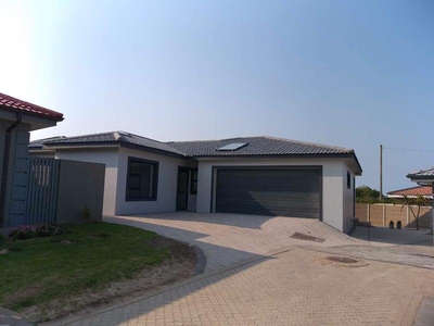 Brand new 3 Bedroom home in Eco-Estate For Sale!