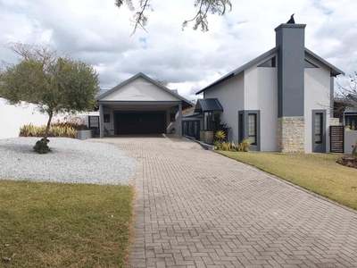 Extra-Length Double Garage and Energy Efficiency - The Rest Nature Estate Gem
