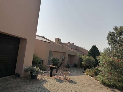 House For Rent In Blue Hills, Midrand