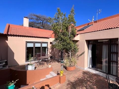House For Rent In Faerie Glen, Pretoria
