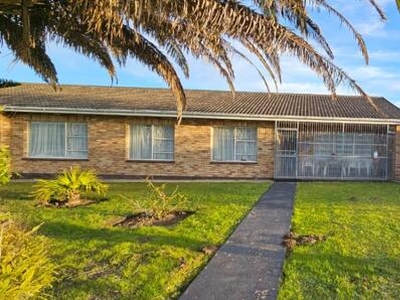 House For Rent In Rowallan Park, Port Elizabeth