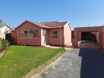 House For Sale In Amalinda North, East London