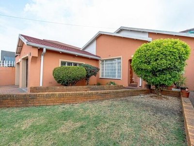 House For Sale In Bosmont, Johannesburg