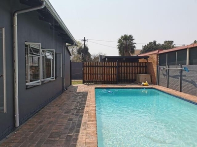 House For Sale In East Lynne, Pretoria