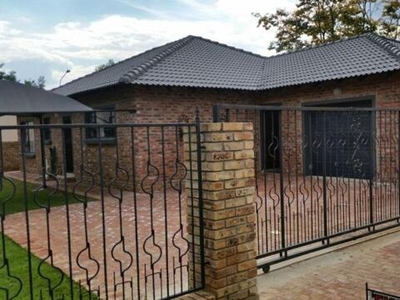 House For Sale In Grimbeeck Park, Potchefstroom