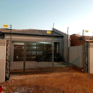 House For Sale In Mahlasedi Park, Polokwane