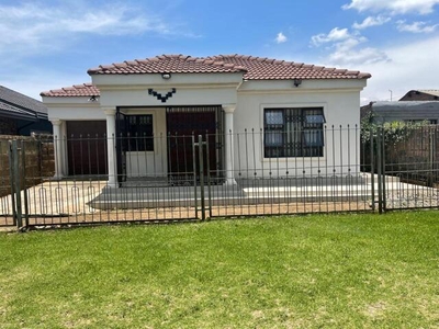 House For Sale In Pimville, Soweto